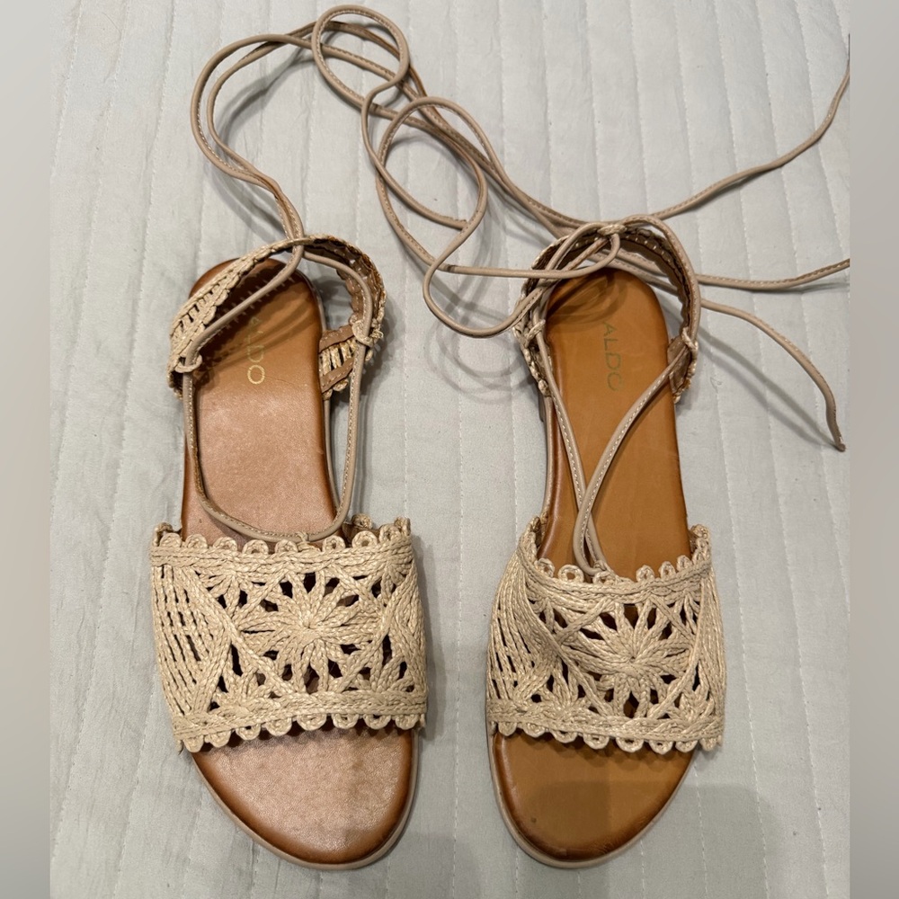 Aldo Women's Beige Crochet Sandals Size 9